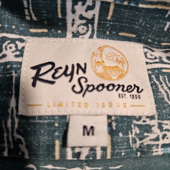 Reyn Spooner Lifeguards Button Up Shirt Hawaiian Aloha Limited Issue Size Medium - Picture 3 of 8